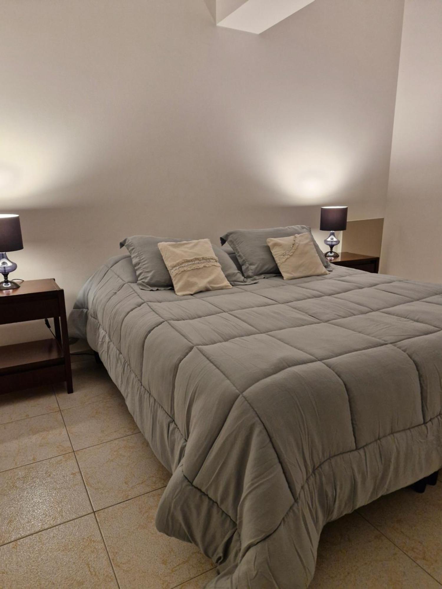 Depto A Mt De Plaza 25 De Mayo Apartment *